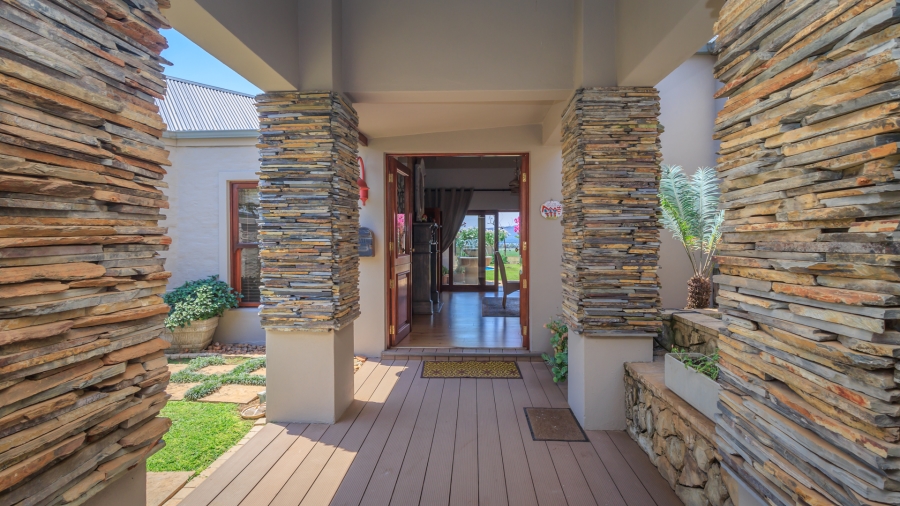 3 Bedroom Property for Sale in The Coves North West